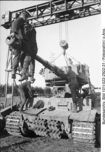 Russland, Reparatur Panzer VI "Tiger I"