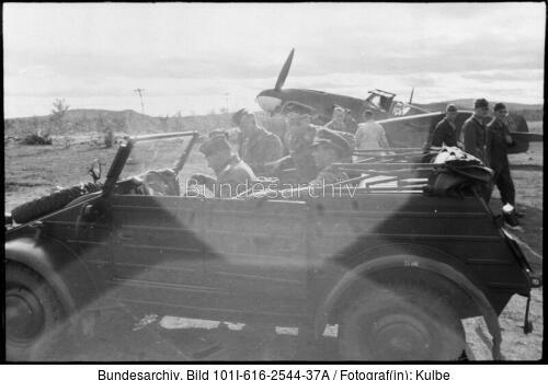 Finnland, Flugzeug Me 109, VW-Kübelwagen