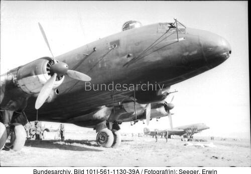Italien, Flugzeuge Ju 90 auf Flugplatz