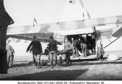 Russland, Lastensegler, Verwundetentransport