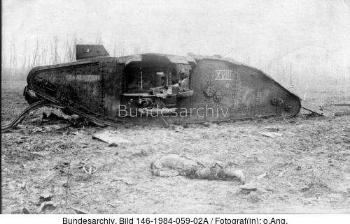 Westfront, zerstörter englischer Panzer