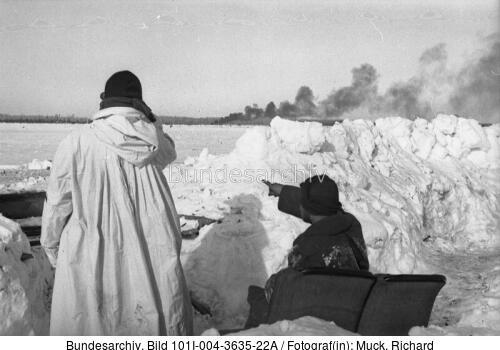 Russland, Cholm, Soldaten im Schnee
