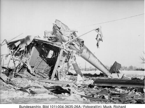 Russland, Cholm, Flugzeugwrack Go 242