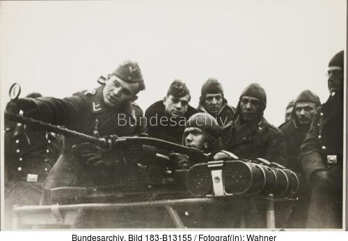 Kriegsberichter auf Bordschützenschulung