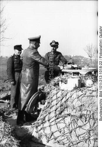 Italien, Heinrich von Vietinghoff bei Besichtigung