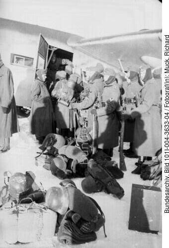 Russland, Cholm, Soldatentransport mit Go 242