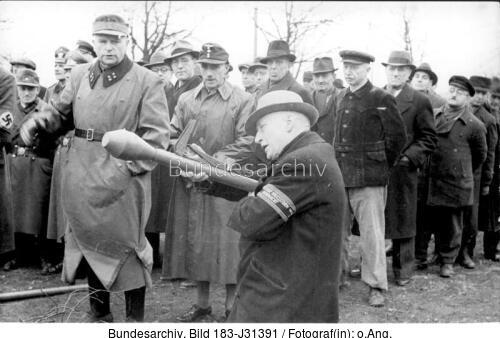 Berlin, Volkssturm, Ausbildung