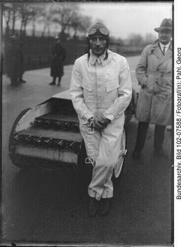 Nürburgring, Kurt Volkhart vor Raketenauto