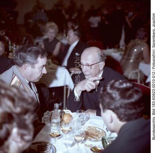 Neujahrsball, Walter Ulbricht, V.G. Kulikow
