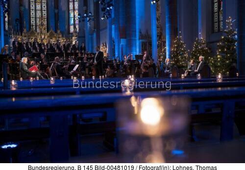 Bundespräsident Frank-Walter Steinmeier bei der Aufzeichnung der ZDF-Sendung "Weihnachten mit dem Bundespräsidenten - Ein festliches Konzert aus Dieburg" 2021