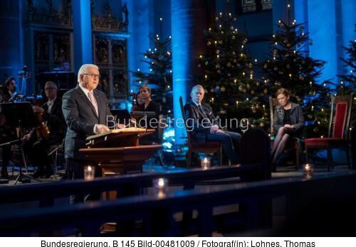 Bundespräsident Frank-Walter Steinmeier bei der Aufzeichnung der ZDF-Sendung "Weihnachten mit dem Bundespräsidenten - Ein festliches Konzert aus Dieburg" 2021