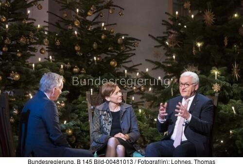 Bundespräsident Frank-Walter Steinmeier bei der Aufzeichnung der ZDF-Sendung "Weihnachten mit dem Bundespräsidenten - Ein festliches Konzert aus Dieburg" 2021