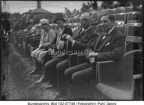 Berlin, Botschafter beim Tennismatch