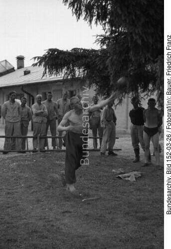 KZ Dachau, Häftlinge beim Sport