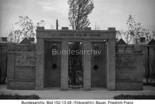 Dachau, SS-Übungslager, Gefallenendenkmal