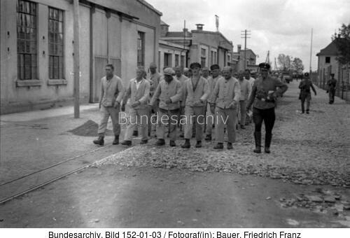 KZ Dachau, marschierende Häftlinge