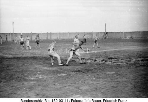 Dachau, Fußballspiel im KZ / Schutzhaftlager