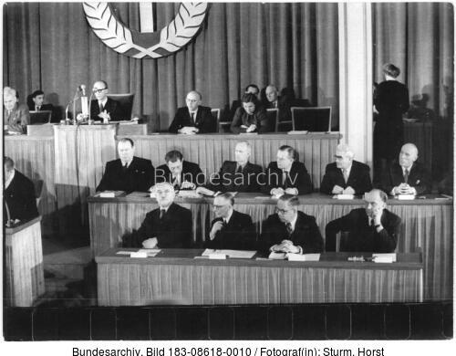 Berlin, Volkskammersitzung, Bildung DDR-Regierung