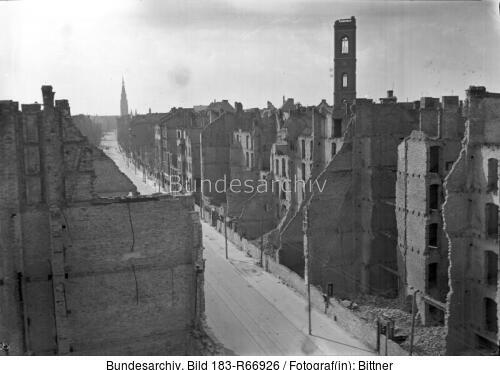 Berlin, Große Frankfurter Straße, Hausruinen