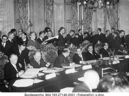Paris, NATO-Vertrag, Unterzeichnung Adenauer