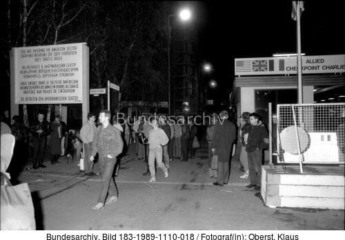 Berlin, Checkpoint Charlie, Nacht des Mauerfalls