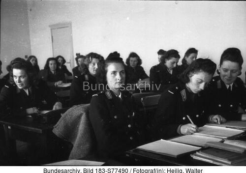 Berlin Spandau, Polizeischülerinnen