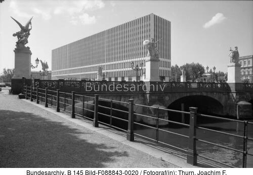 Berlin, Schloßbrücke, DDR-Außenministerium