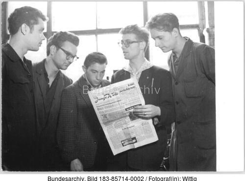 Erfurt, Mauerbau, FDJ-Mitglieder VEB Optima
