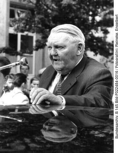 Landtagswahlkampfreise Bundeskanzler Erhard