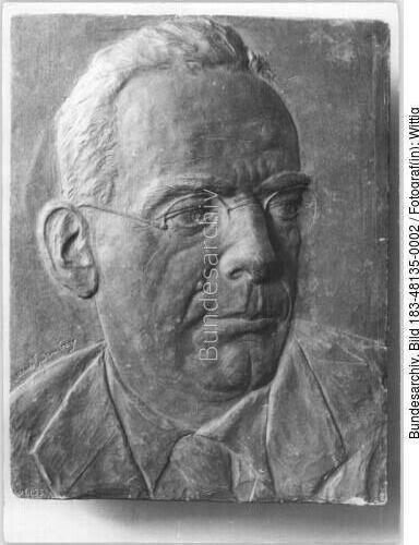 Relief Louis Fürnberg