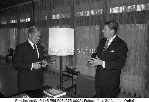 Bonn, Helmut Schmidt, Ronald Reagan