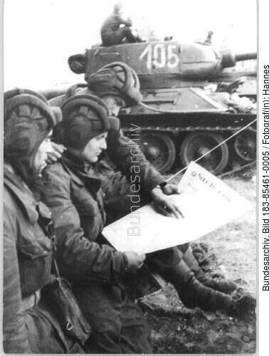 Berlin, Mauerbau, NVA-Panzersoldaten
