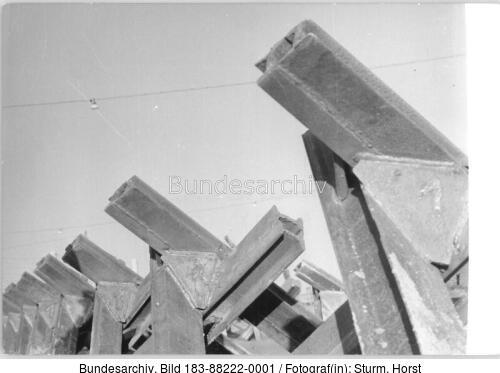 Berlin, Mauerbau, Panzersperren