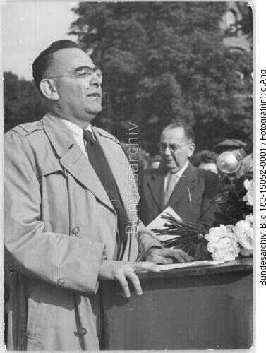 Halle, Kundgebung, Rede Louis Fürnbergs