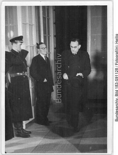 Berlin, Botschaftsrat Louis Fürnberg