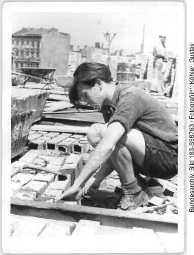 Berlin, III. SED-Parteitag, Bauarbeiter