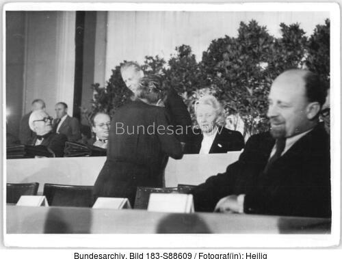 Berlin, DDR-Gründung, 9. Volksratsitzung, Präsidium
