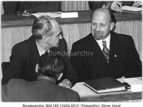 Berlin, 13. und 14. Volkskammersitzung