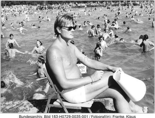 Berlin, Freibad Pankow, Bademeister