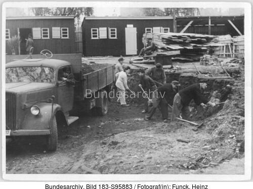 Berlin, Bau Karl-Marx-Allee, Planierung Weberwiese