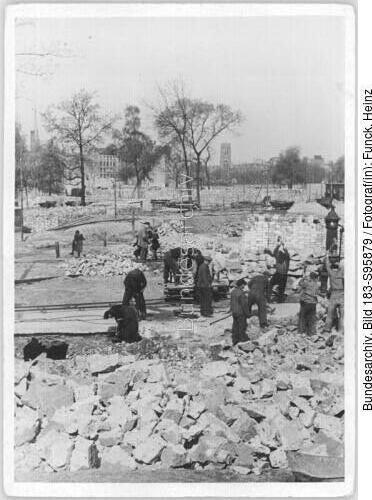 Berlin, Bau Karl-Marx-Allee,  Königsberger Straße