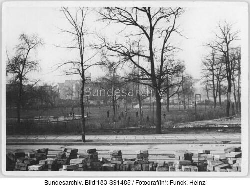 Berlin, Bau Karl-Marx-Allee, Hochhaus Weberwiese