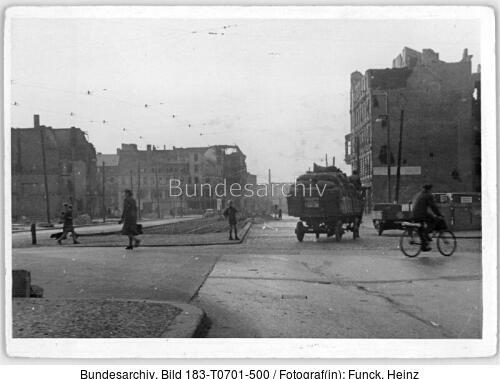 Berlin, Bau Karl-Marx-Allee, Blick Richtung Alexanderplatz