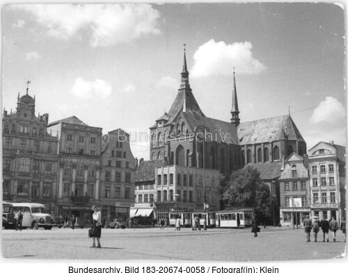 Rostock,  Ernst-Thälmann-Platz, Marienkirche