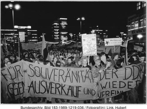 Berlin, Demonstration gegen Wiedervereinigung