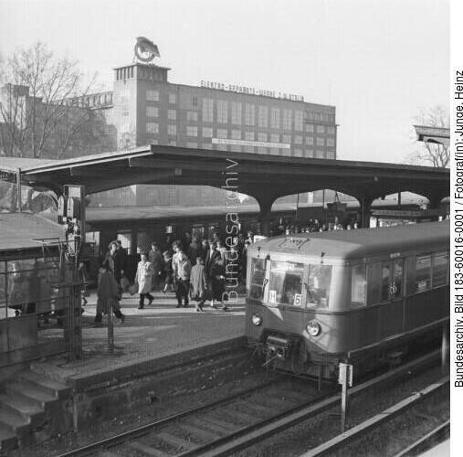 Berlin-Treptow, S-Bahnhof, VEB Elektroapparate-Werk