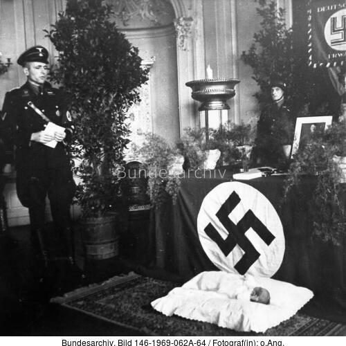 Verein Lebensborn, "Taufe"