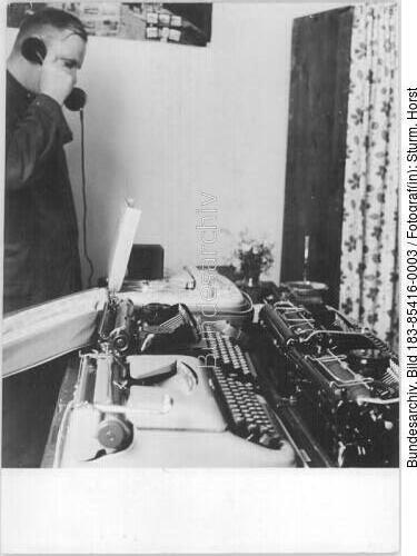 Berlin, DDR-Zoll, beschlagnahmte Schreibmaschinen