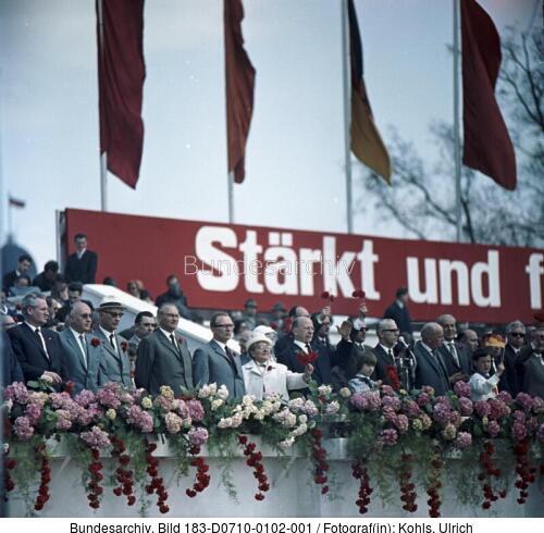 Berlin, Maifeier, Ehrentribüne