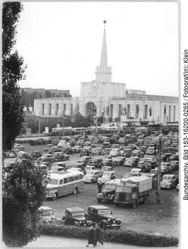 Leipzig, Herbstmesse, Pavillon der Sowjetunion, Parkplatz